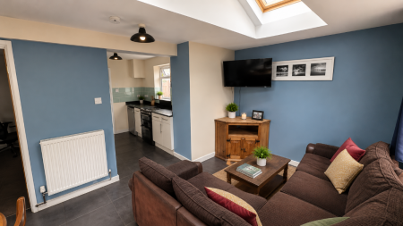 5 bedroom Semi-detached house to let in 5 Bed Student Home - 117 Tenterden Drive, Canterbury