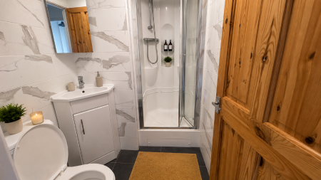 5 bedroom Semi-detached house to let in 5 Bed Student Home - 117 Tenterden Drive, Canterbury