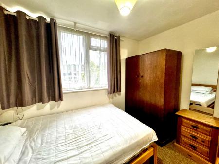 5 bedroom Semi-detached house to let in 5 Bed Student Home - 117 Tenterden Drive, Canterbury