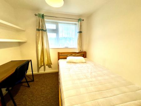 5 bedroom Semi-detached house to let in 5 Bed Student Home - 117 Tenterden Drive, Canterbury