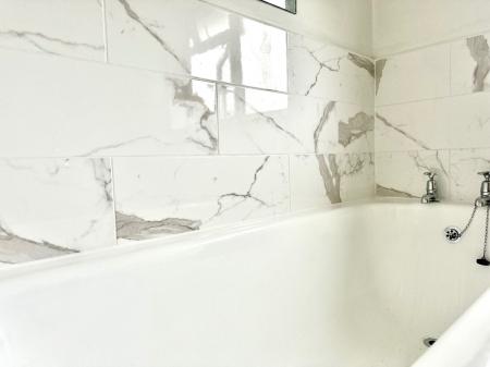 5 bedroom Semi-detached house to let in 5 Bed Student Home - 117 Tenterden Drive, Canterbury