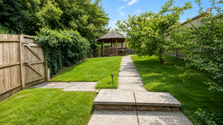 5 bedroom Semi-detached house to let in 5 Bed Student Home - 117 Tenterden Drive, Canterbury