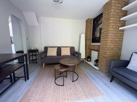 4 bedroom Terraced House to let in Tunstall Road, Canterbury