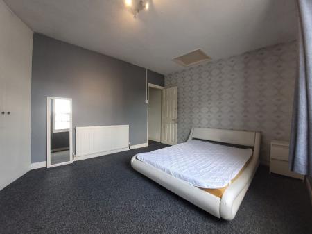 4 bedroom Terraced House to let in 4 Bedroom Student Home - 66 St. Peters Place, City Centre