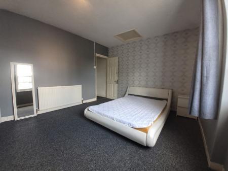 4 bedroom Terraced House to let in 4 Bedroom Student Home - 66 St. Peters Place, City Centre