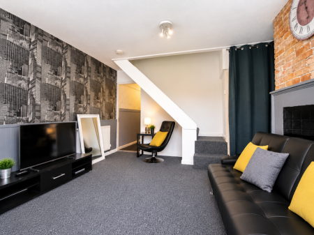 4 bedroom Terraced House to let in 4 Bedroom Student Home - 66 St. Peters Place, City Centre