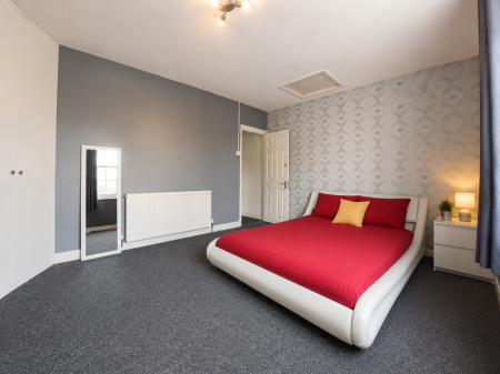 4 bedroom Terraced House to let in 4 Bedroom Student Home - 66 St. Peters Place, City Centre