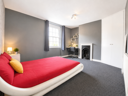 4 bedroom Terraced House to let in 4 Bedroom Student Home - 66 St. Peters Place, City Centre