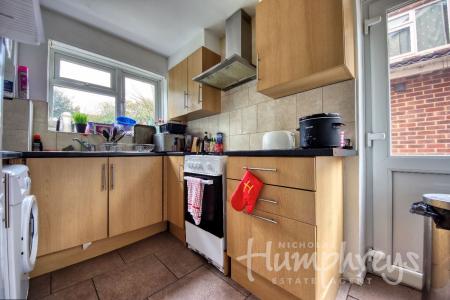 4 bedroom Semi-detached house to let in 6 College Road - Close to CCCU