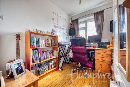 4 bedroom Semi-detached house to let in 6 College Road - Close to CCCU