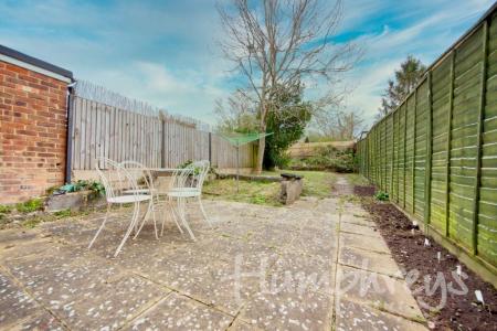 4 bedroom Terraced House to let in St Martins Road