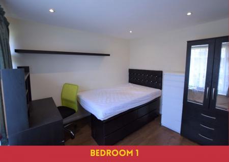 5 bedroom Semi-detached house to let in 5 Bed Student House - Rhodaus Close, CCCU