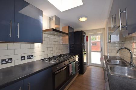5 bedroom Semi-detached house to let in 5 Bed Student House - Rhodaus Close, CCCU