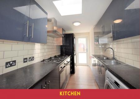 5 bedroom Semi-detached house to let in 5 Bed Student House - Rhodaus Close, CCCU