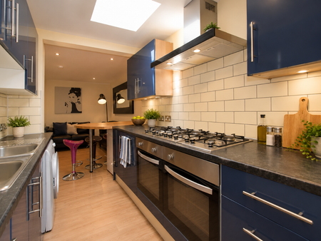 5 bedroom Semi-detached house to let in 5 Bed Student House - Rhodaus Close, CCCU
