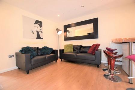 5 bedroom Semi-detached house to let in 5 Bed Student House - Rhodaus Close, CCCU