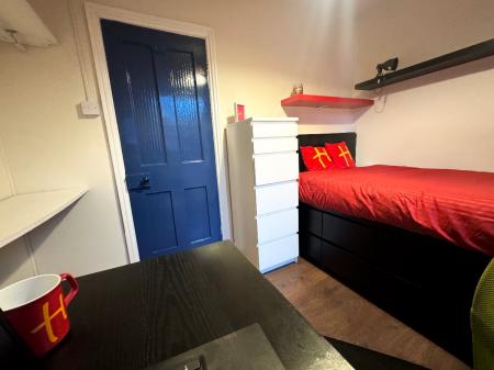 5 bedroom Semi-detached house to let in 17 Edward Road, Canterbury, Kent, CT1