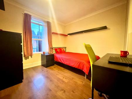 5 bedroom Semi-detached house to let in 17 Edward Road, Canterbury, Kent, CT1