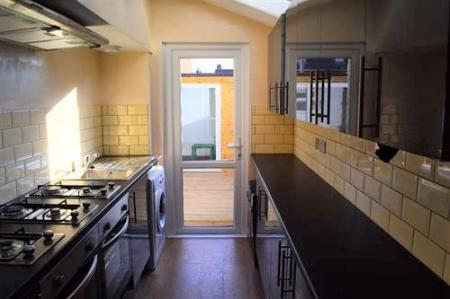 6 bedroom Semi-detached house to let in 11 Gordon Road, Canterbury, Kent, CT1