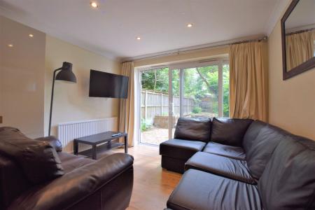 7 bedroom Terraced House to let in 7 Bed Student House - Wincheap