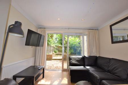 7 bedroom Terraced House to let in 7 Bed Student House - Wincheap