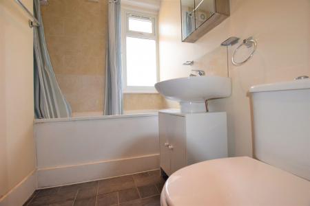 5 bedroom Terraced House to let in 5 Bed Student Home - 52 Martyrs Field Road