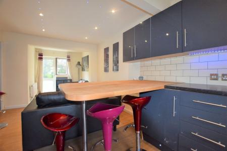 6 bedroom Semi-detached house to let in 4 STARLE CLOSE - CCCU