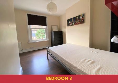 5 bedroom Semi-detached house to let in 5 Bed Student Home - 22 Salisbury Road