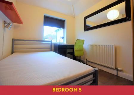5 bedroom Semi-detached house to let in 5 Bed Student Home - Glenside Avenue