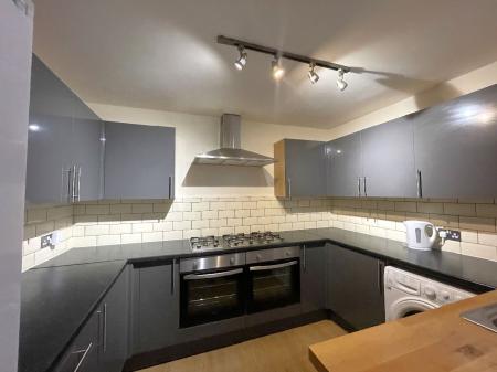 6 Bed Student Home - 15 Starle Close