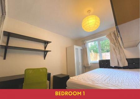 6 bedroom Semi-detached house to let in 6 Bed Student Home - 15 Starle Close