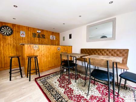 5 bedroom Semi-detached house to let in 5 Bed Student Home - Knight Avenue