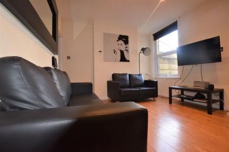 5 bedroom House share to let in 5 Bed Student Home - 31 Lancaster Road