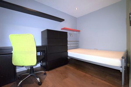 5 bedroom Semi-detached house to let in 5 Bed Student House - 49 Tunstall Road, UKC
