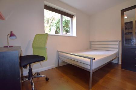 5 bedroom Semi-detached house to let in 5 Bed Student House - 49 Tunstall Road, UKC