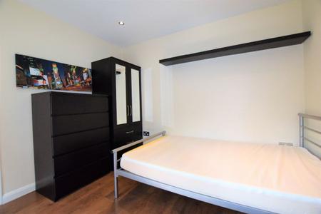 5 bedroom Semi-detached house to let in 5 Bed Student House - 49 Tunstall Road, UKC