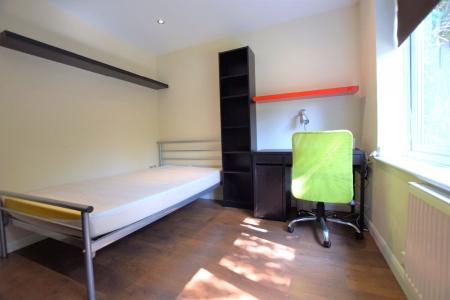 5 bedroom Semi-detached house to let in 5 Bed Student House - 49 Tunstall Road, UKC