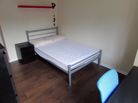 5 bedroom Semi-detached house to let in 5 Bed Student House - Dickens Avenue