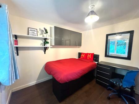 1 bedroom Semi-detached house to let in 21 Montfort Close, UKC