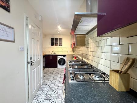 21 Montfort Close, UKC