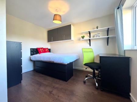 1 bedroom Semi-detached house to let in 21 Montfort Close, UKC