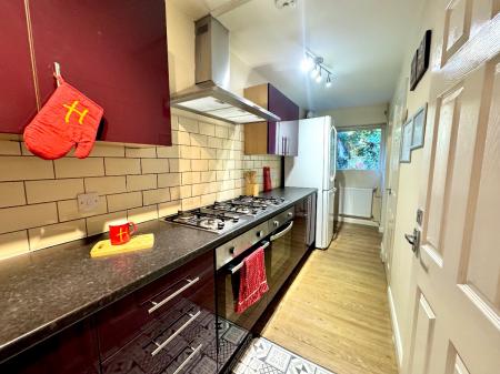 1 bedroom Semi-detached house to let in 21 Montfort Close, UKC