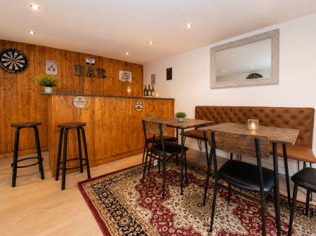 6 bedroom Semi-detached house to let in 16 Guildford Road