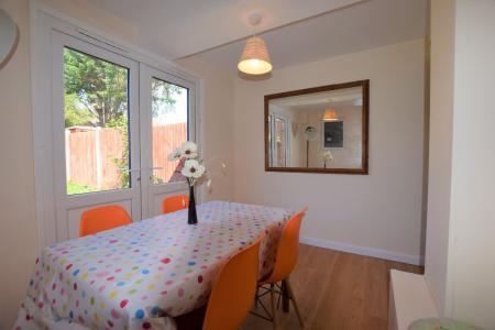 6 bedroom Semi-detached house to let in 6 Bed Student House - 26 Knight Avenue