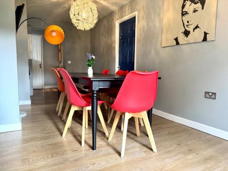 7 bedroom Semi-detached house to let in 22 Downs Road, UKC