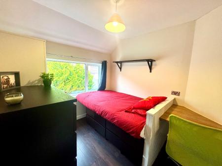 7 bedroom Semi-detached house to let in 22 Downs Road, UKC