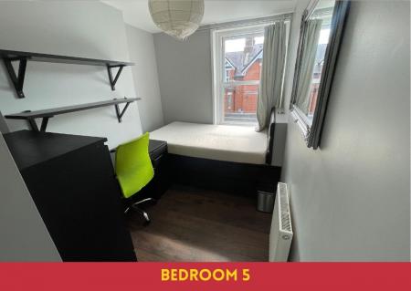 6 bedroom Semi-detached house to let in 6 Bed Student Home - 3 North Holmes Road