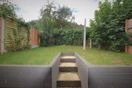 7 bedroom Semi-detached house to let in 7 Bed Student Home - 93 Tenterden Drive