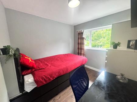 7 bedroom Semi-detached house to let in 7 Bed Student Home - 93 Tenterden Drive