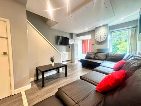 7 bedroom Semi-detached house to let in 7 Bed Student Home - 93 Tenterden Drive